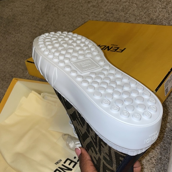 FENDI VERTIGO SNEAKER SOLD - Picture 4 of 7